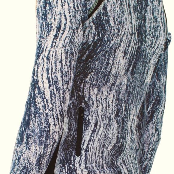 Lululemon Water: Sun Runner 1/2 Zip Texture Twist White Black / Black - Picture 4 of 12